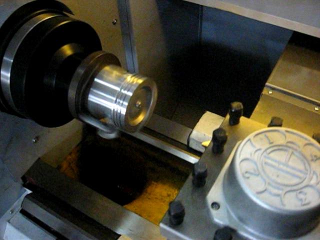 汽車發(fā)動機(jī)活塞(圖2)